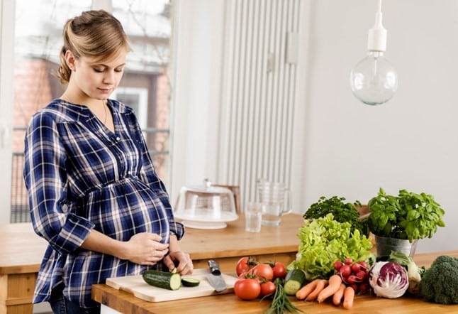 اگر وگان هستید، با پزشک خود در مورد نوع تغذیه خود مشورت کنید تا مطمئن شوید اصول تغذیه در بارداری را رعایت می کنید.