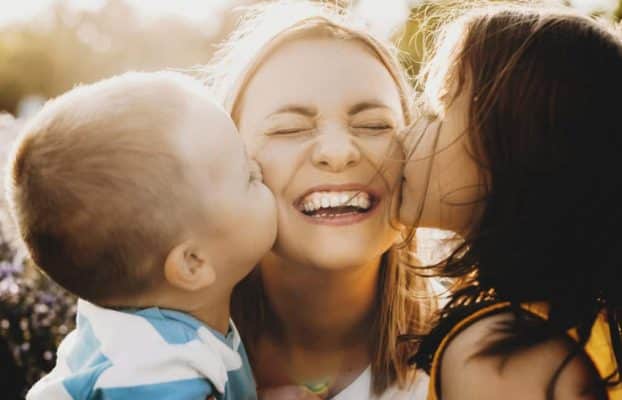 رابطه مادر و فرزند؛ چگونه این پیوند عاطفی را تقویت کنیم؟